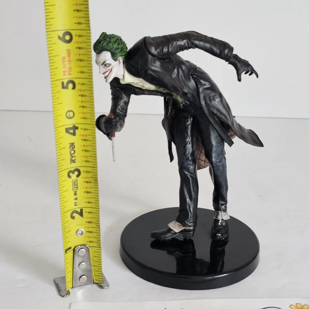 DC Comics Batman The Joker Figure 6''‎ with Knife & Stand Collectible Model 1145